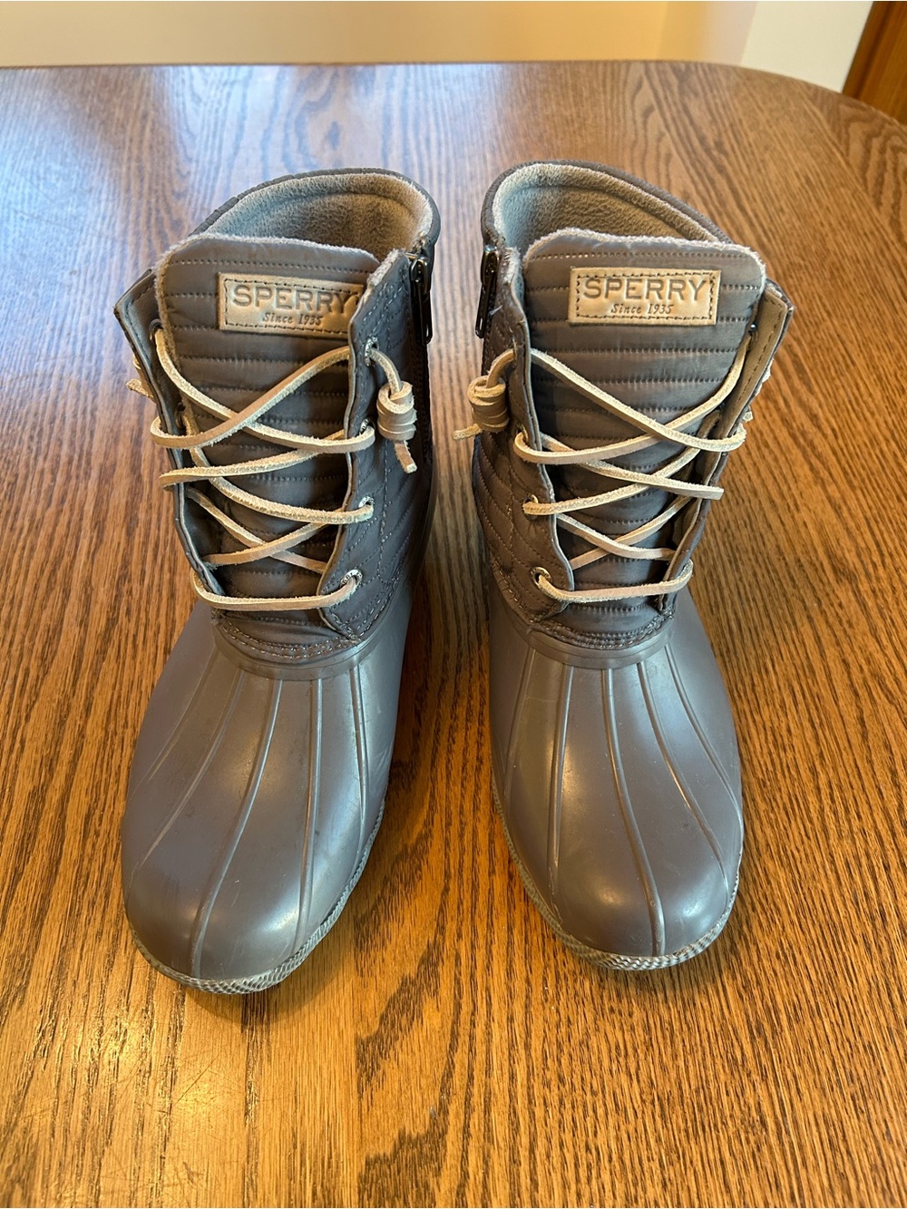 Classic Sperry Women's Saltwater Duck Boots. Sz 8.5